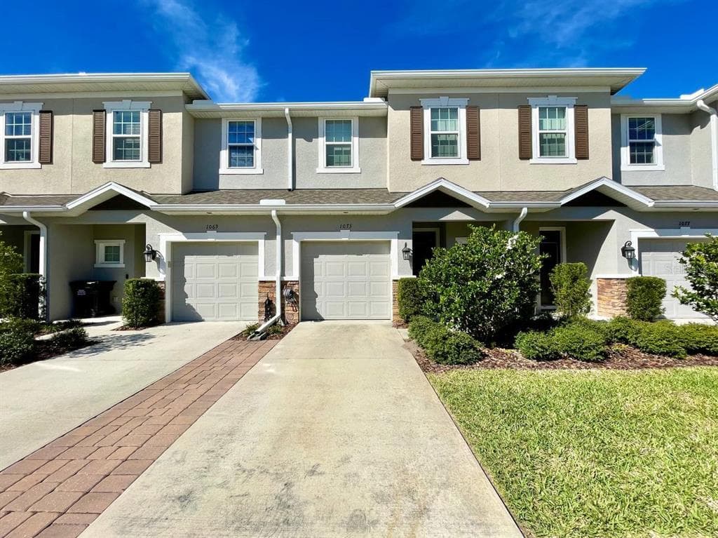 1073 AMBER LEAF TRAIL WESLEY CHAPEL, FL 33544