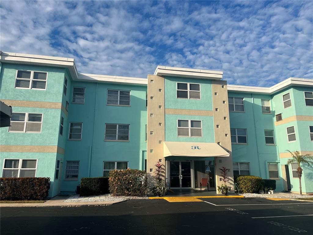 11447 PARK BOULEVARD UNIT 208 SEMINOLE, FL 33772