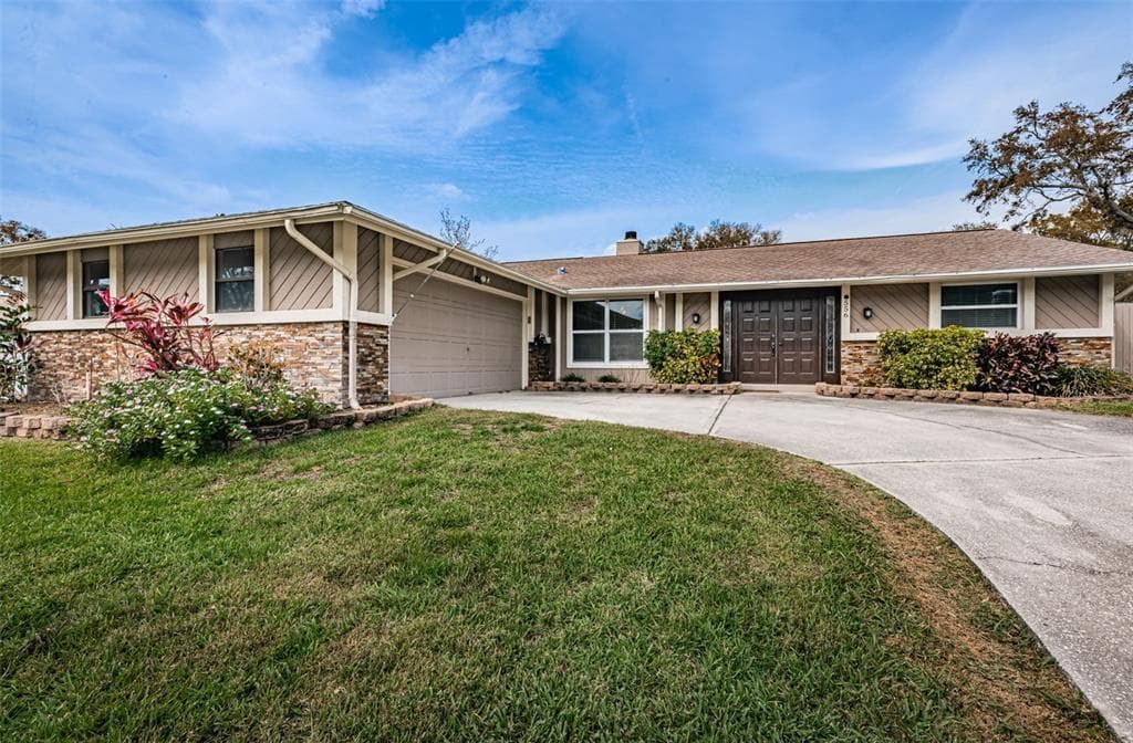 556 HAMMOCK DRIVE PALM HARBOR, FL 34683
