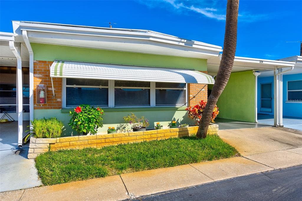 250 ROSERY ROAD NW UNIT 324 LARGO, FL 33770