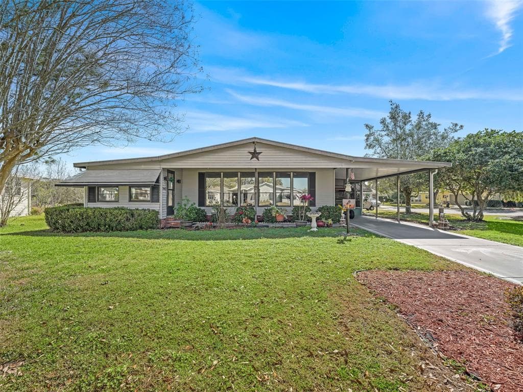 562 SAINT ANDREWS BOULEVARD LADY LAKE, FL 32159