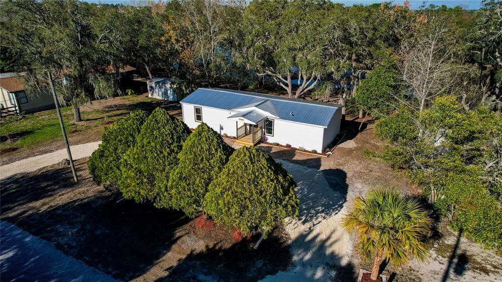 9781 LAKE DRIVE WEEKI WACHEE, FL 34613