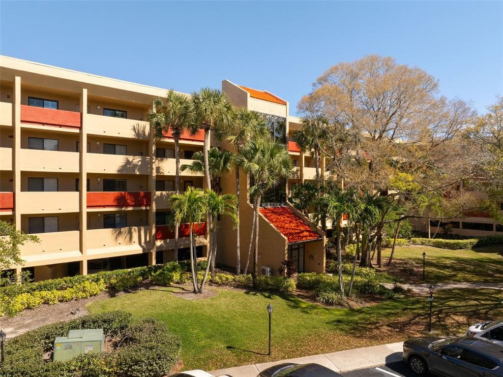 3062 EASTLAND BOULEVARD UNIT 213 CLEARWATER, FL 33761