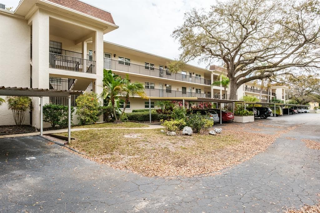 840 VIRGINIA STREET UNIT 102 DUNEDIN, FL 34698