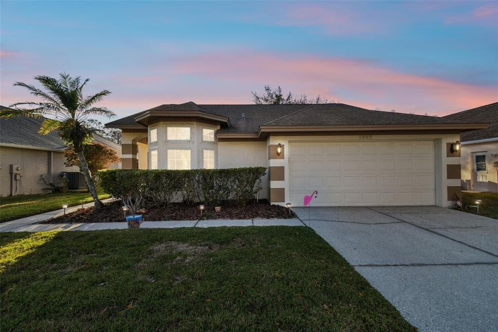 1202 MISTWOOD DRIVE TARPON SPRINGS, FL 34688