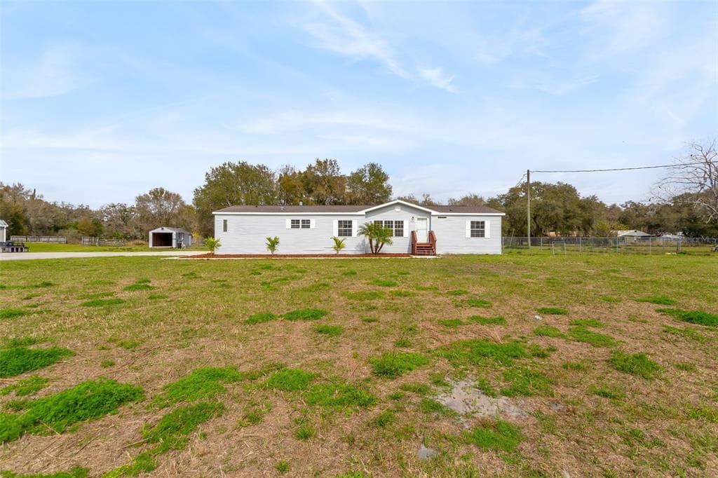 8062 BULL LANE PLANT CITY, FL 33565