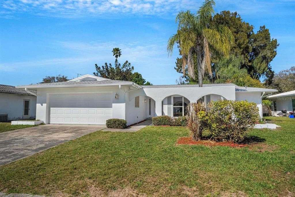 14919 CROWN DRIVE LARGO, FL 33774
