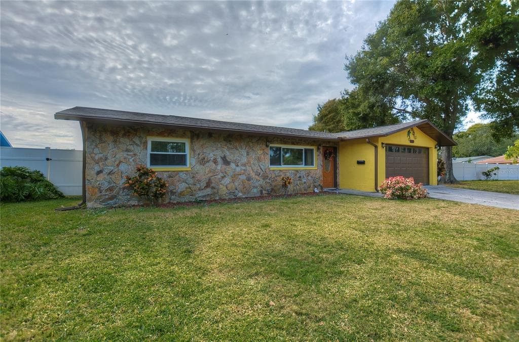 1622 ALCAZAR WAY S ST PETERSBURG, FL 33712