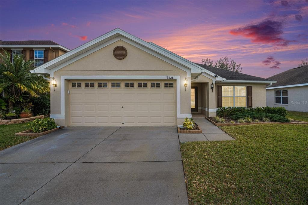 9528 JAYBIRD LANE LAND O LAKES, FL 34638