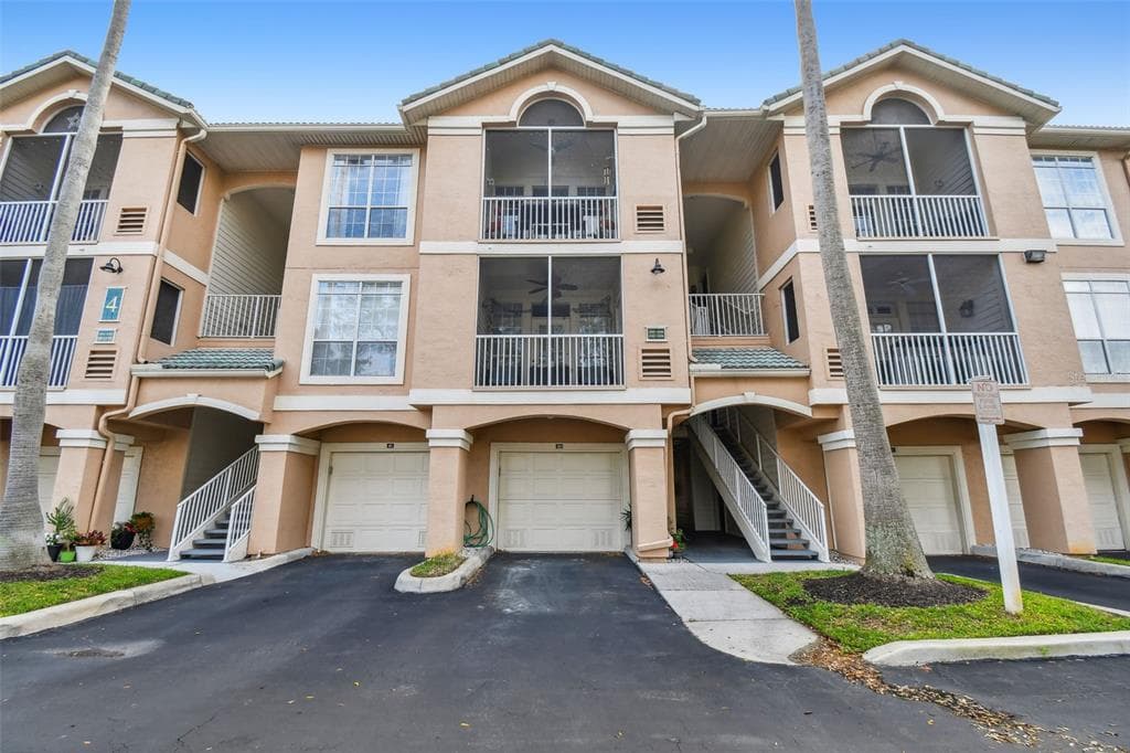 4304 BAY CLUB CIRCLE TAMPA, FL 33607