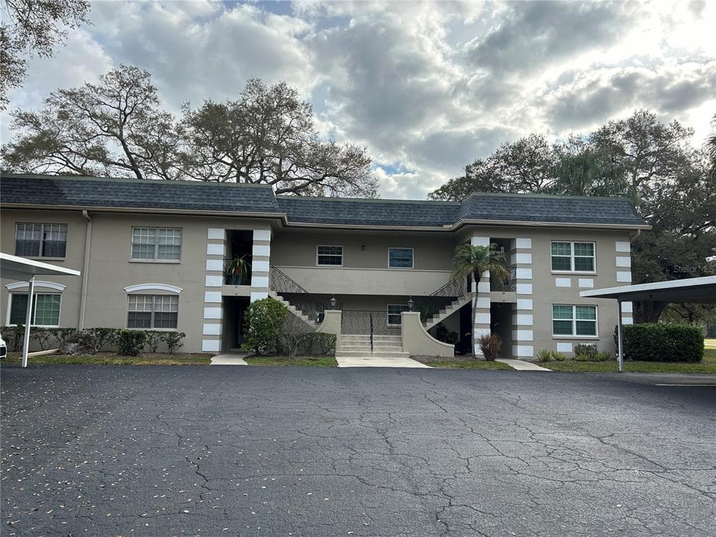 35 COUNTRY CLUB DRIVE UNIT 35 LARGO, FL 33771