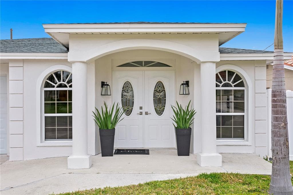 1975 MONTANA AVENUE NE ST PETERSBURG, FL 33703