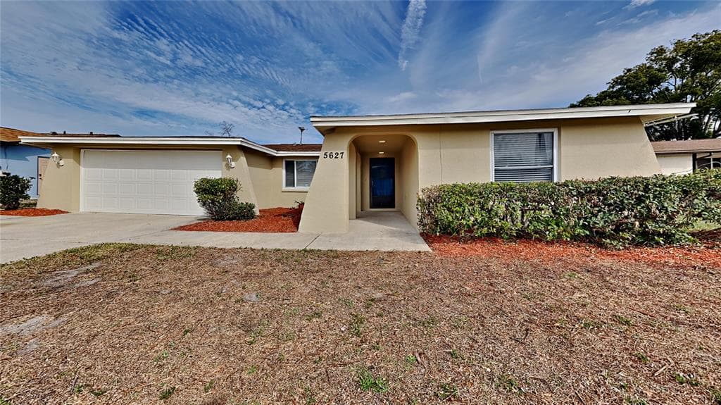 5627 LIMA DRIVE HOLIDAY, FL 34690