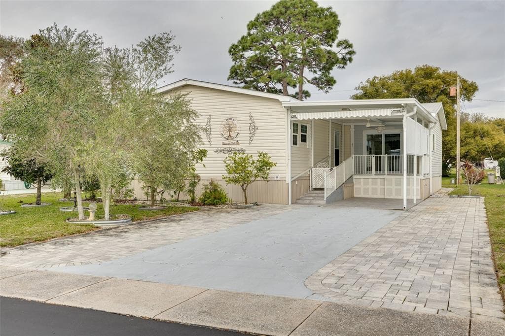 197 CONCORD LANE UNIT 29 PALM HARBOR, FL 34684