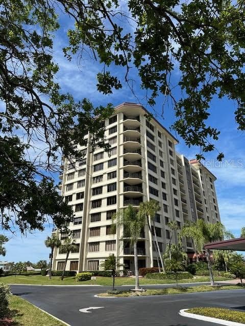 736 ISLAND WAY UNIT 204 CLEARWATER, FL 33767