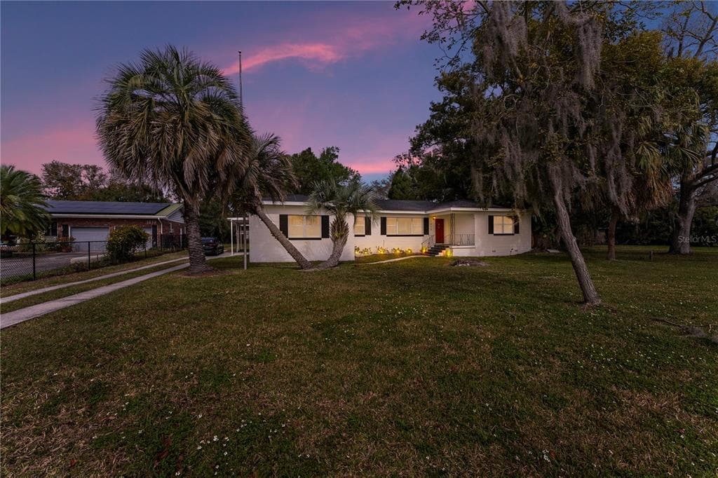1816 W LAKE PARKER DRIVE LAKELAND, FL 33805