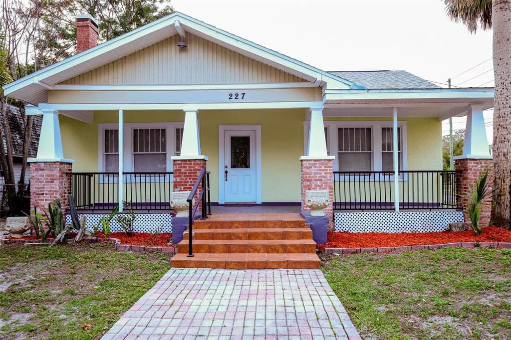 227 N GROSSE AVENUE TARPON SPRINGS, FL 34689
