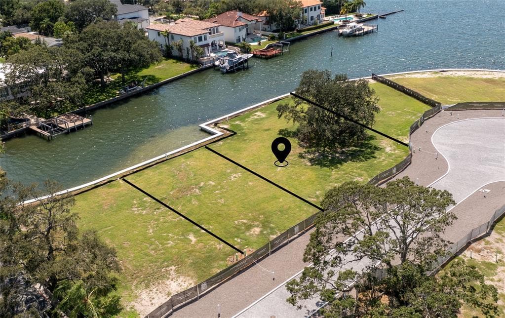 5024 W LEONA STREET TAMPA, FL 33629