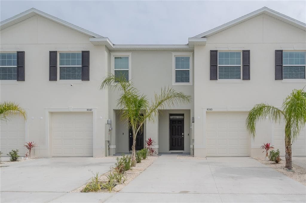 9245 ROCK HARBOUR WAY TAMPA, FL 33637