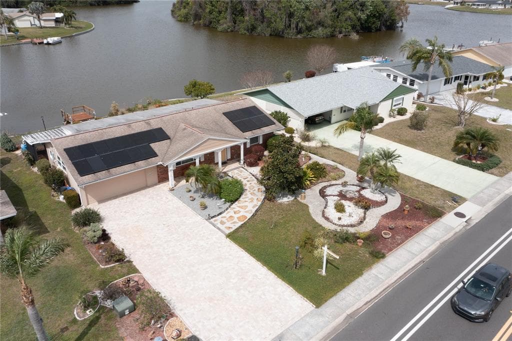 1606 N PEBBLE BEACH BOULEVARD SUN CITY CENTER, FL 33573