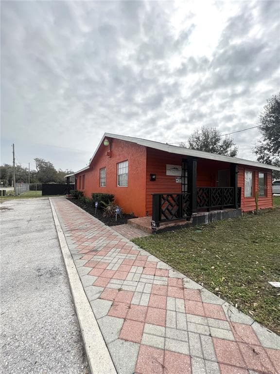 1602 S PARSONS AVENUE SEFFNER, FL 33584