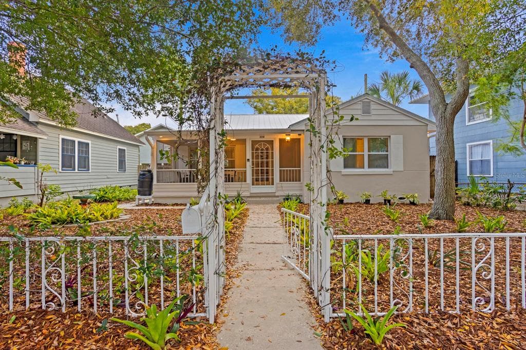 224 12TH AVENUE N ST PETERSBURG, FL 33701