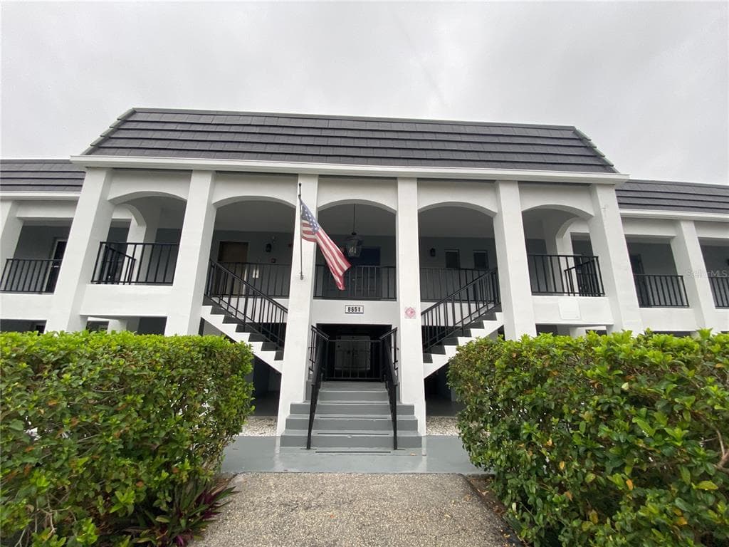 8651 10TH STREET N UNIT 210 ST PETERSBURG, FL 33702