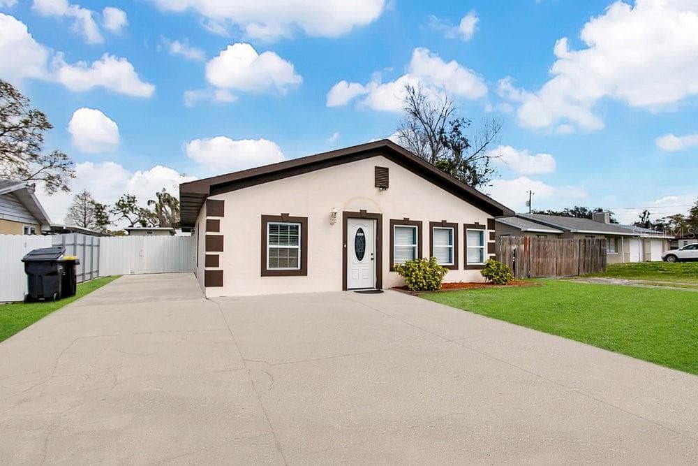 609 BOWIE STREET LAKELAND, FL 33813