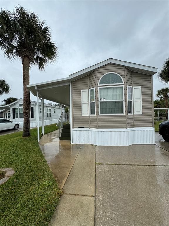 1125 FEATHER LANE BOWLING GREEN, FL 33834