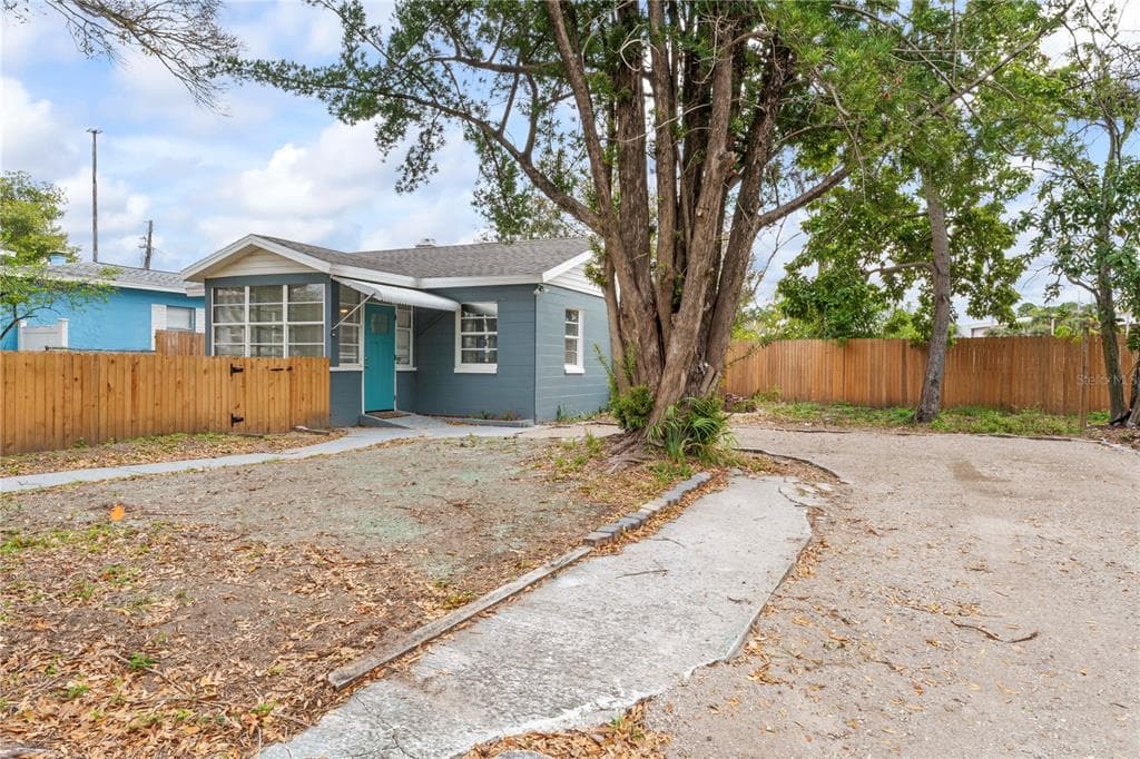 1120 32ND STREET S ST PETERSBURG, FL 33712