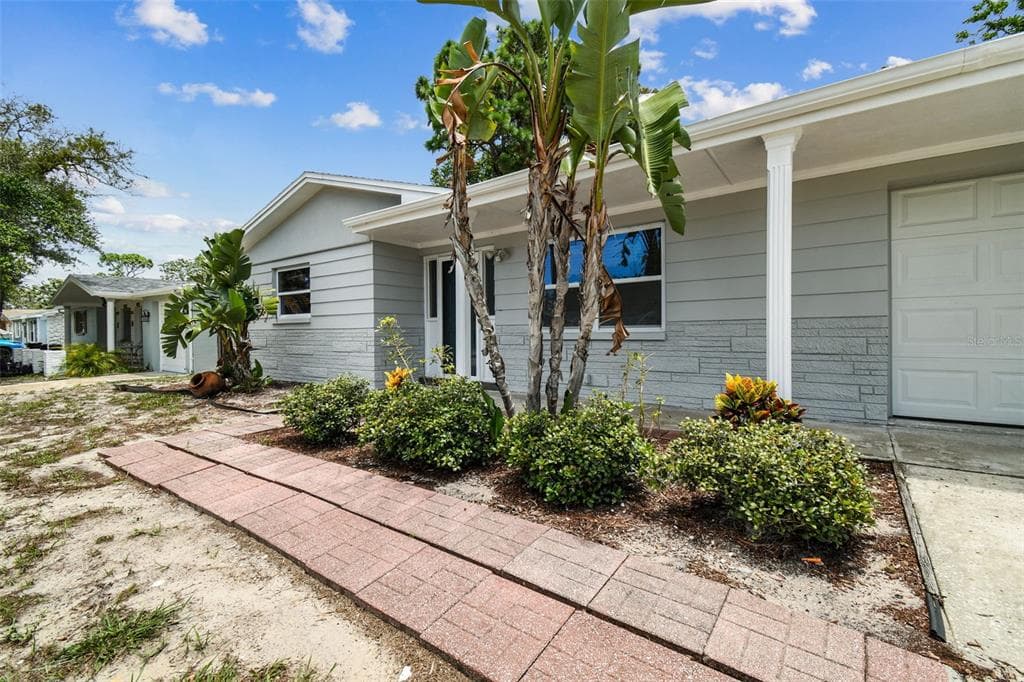 1400 HONOR DRIVE HOLIDAY, FL 34690