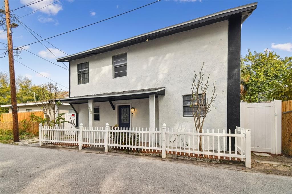 806 E ROBLES STREET UNIT A TAMPA, FL 33602