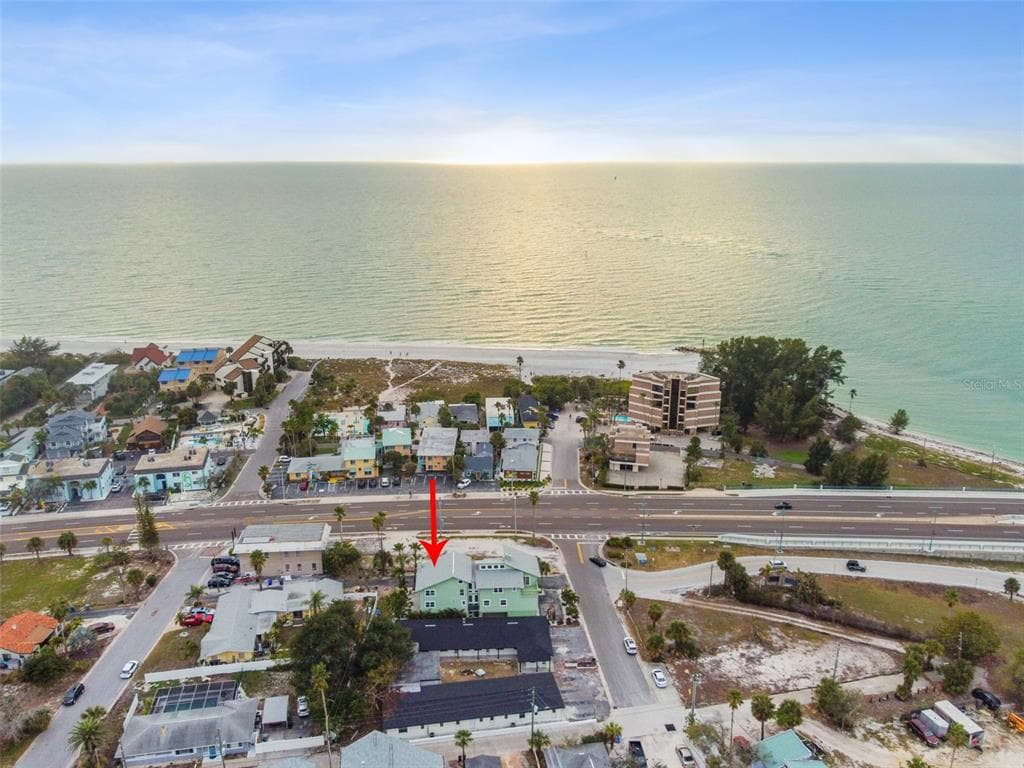 107 127TH AVENUE UNIT B TREASURE ISLAND, FL 33706