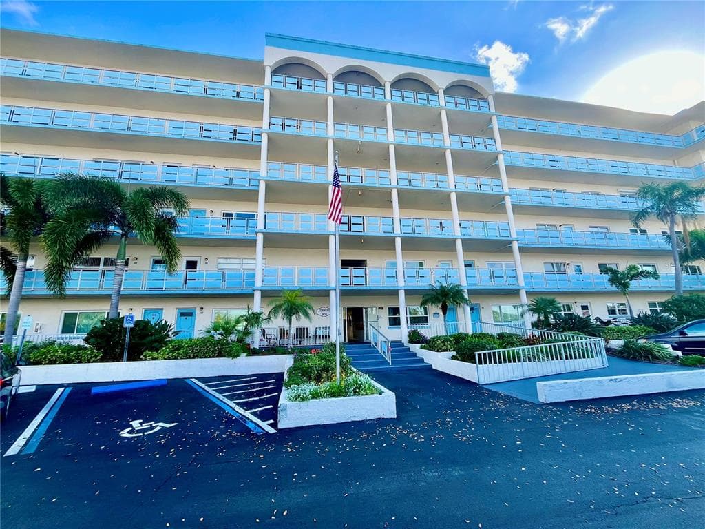 2850 59TH STREET S UNIT 407 GULFPORT, FL 33707