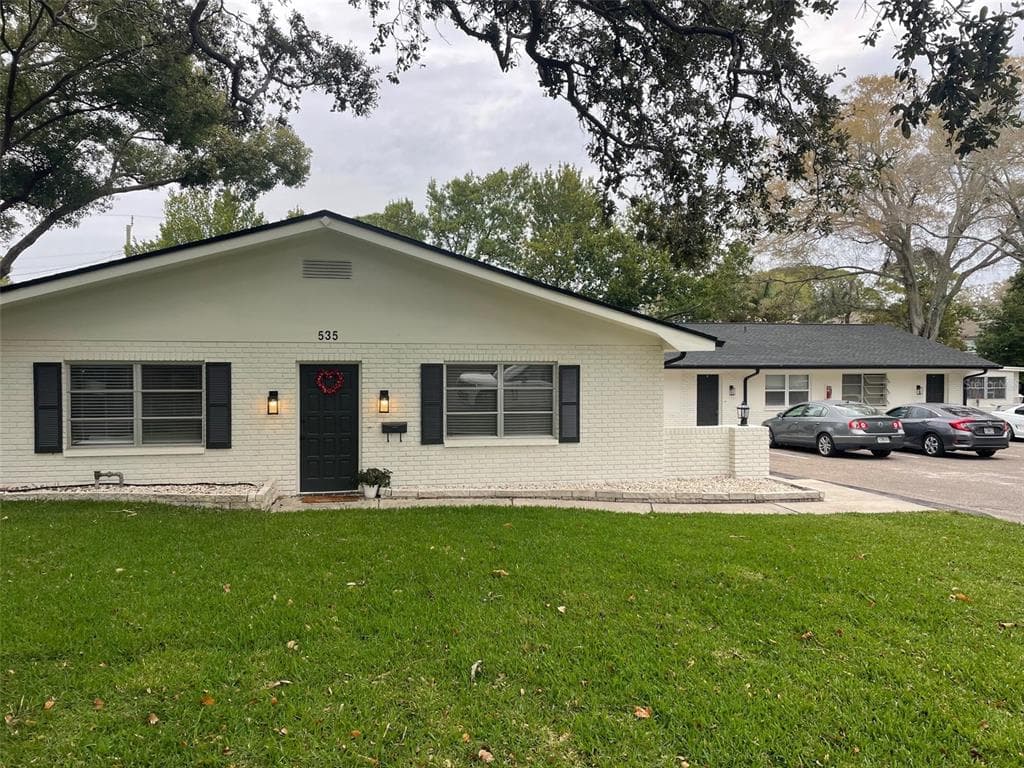 535 32ND AVENUE N UNIT 5 ST PETERSBURG, FL 33704