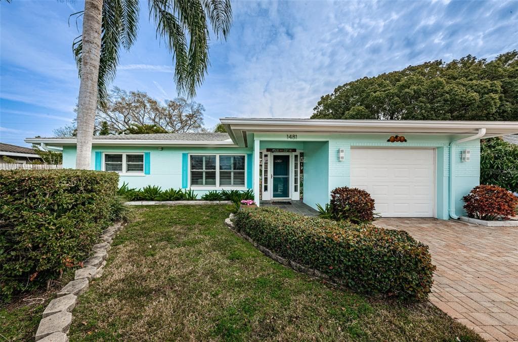1481 GLADYS CIRCLE DUNEDIN, FL 34698