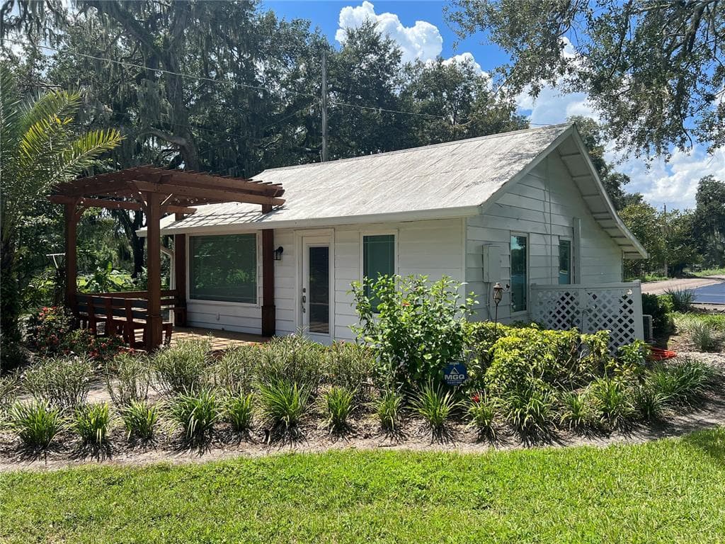 4156 MCINTOSH RD UNIT B DOVER, FL 33527