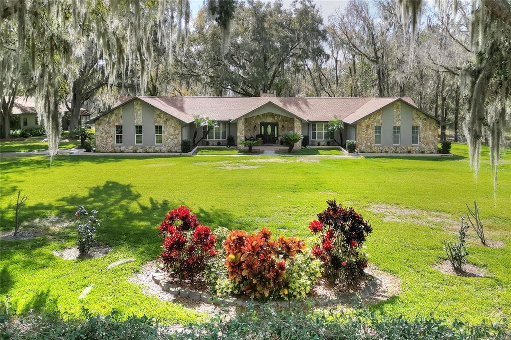 3711 E TRAPNELL ROAD PLANT CITY, FL 33566