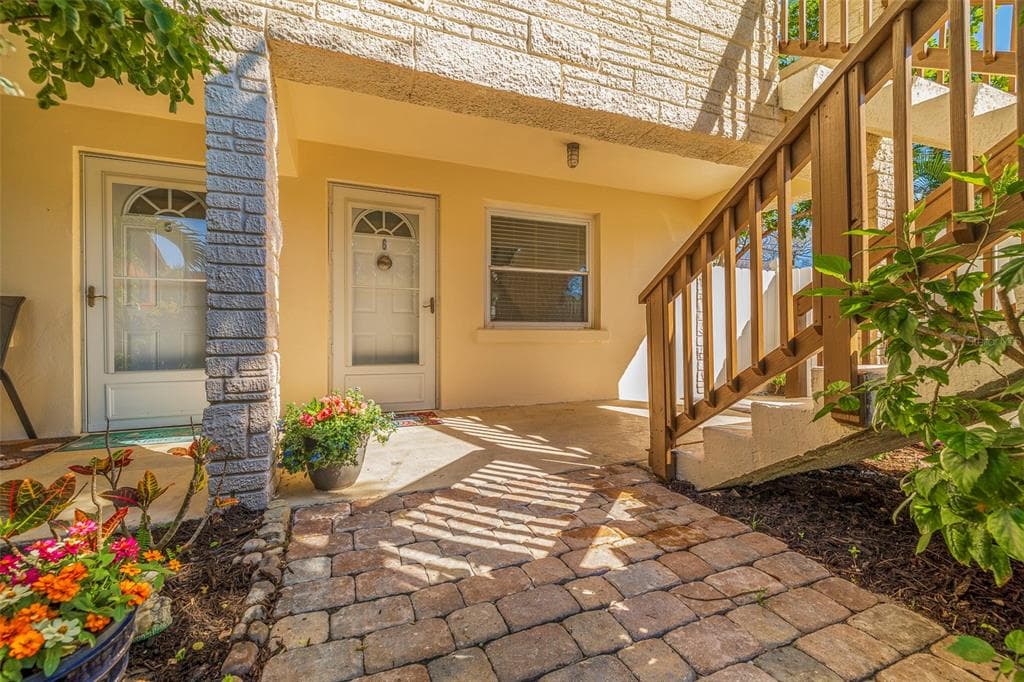 109 16TH AVENUE UNIT 6 INDIAN ROCKS BEACH, FL 33785