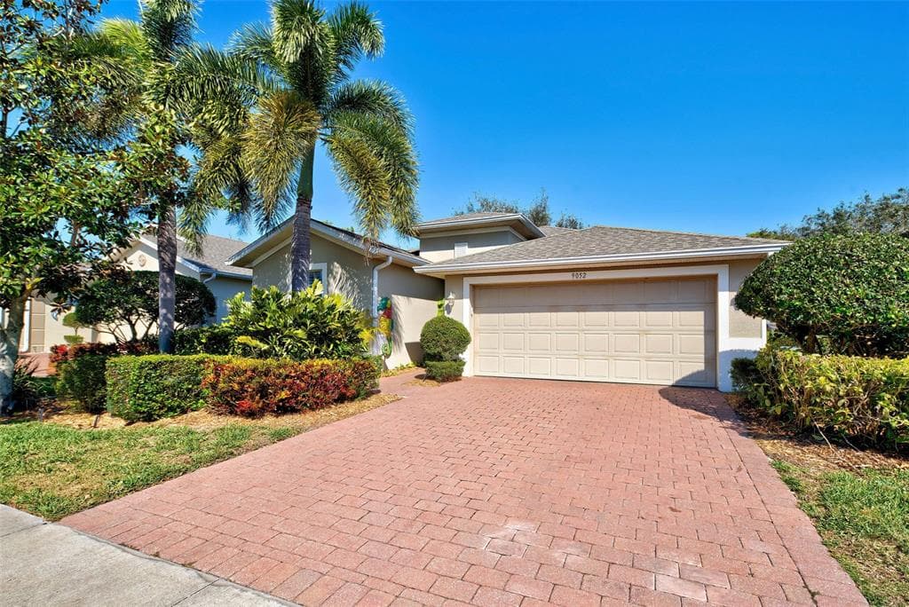 9052 COACHMAN DRIVE VENICE, FL 34293