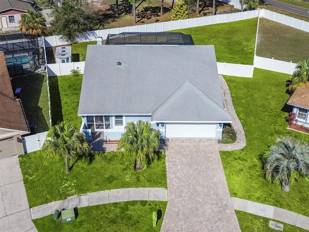 7119 HOLLOWELL DRIVE TAMPA, FL 33634