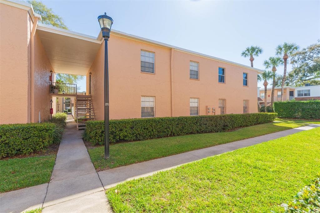 4714 JOSEPH COURT UNIT 211 TAMPA, FL 33614