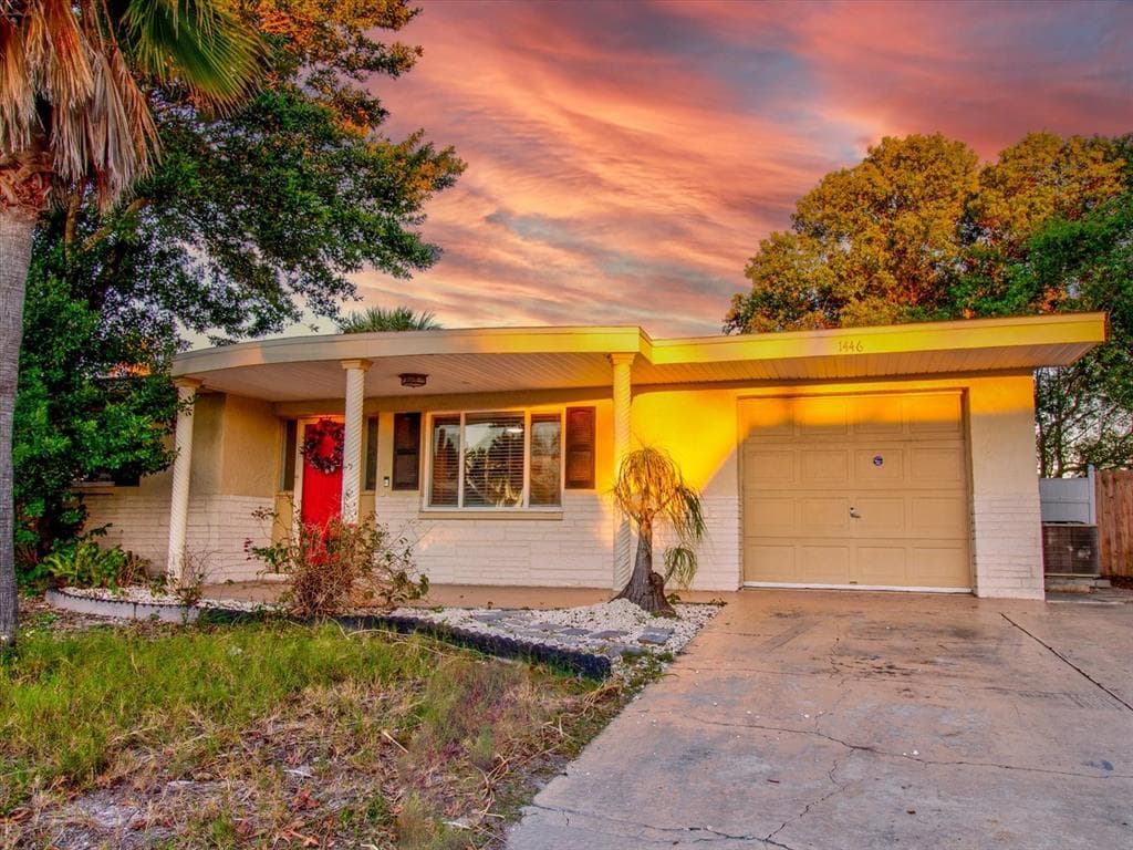1446 SOLAR DRIVE HOLIDAY, FL 34691