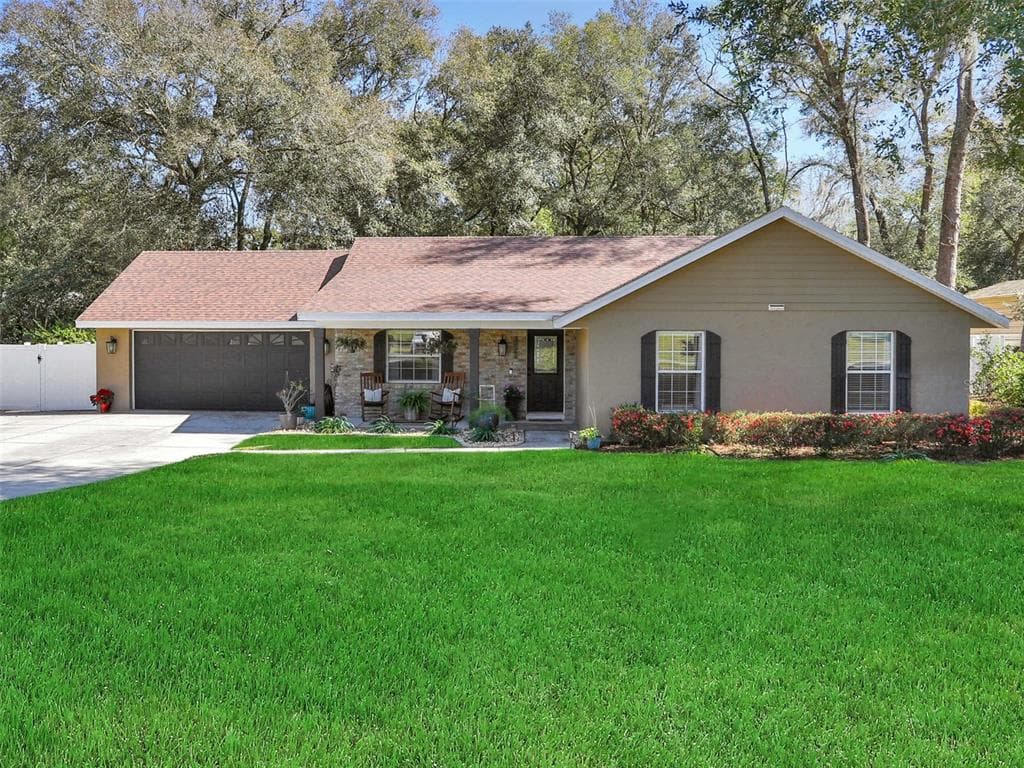 30544 PRESTWICK AVENUE SORRENTO, FL 32776
