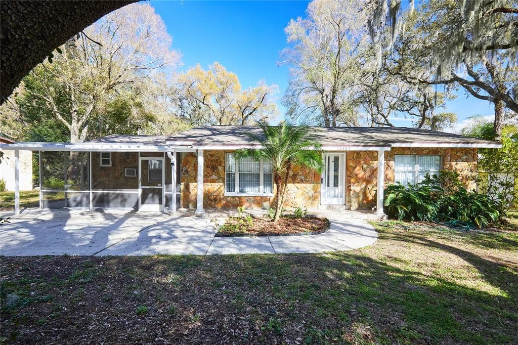 12301 N OREGON AVENUE TAMPA, FL 33612