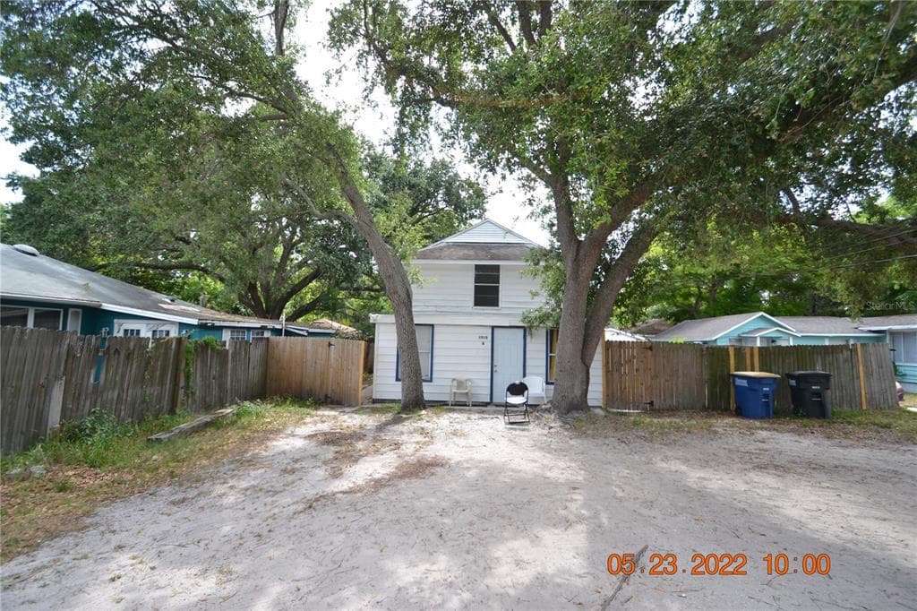 1919 MACOMBER AVENUE UNIT B CLEARWATER, FL 33755