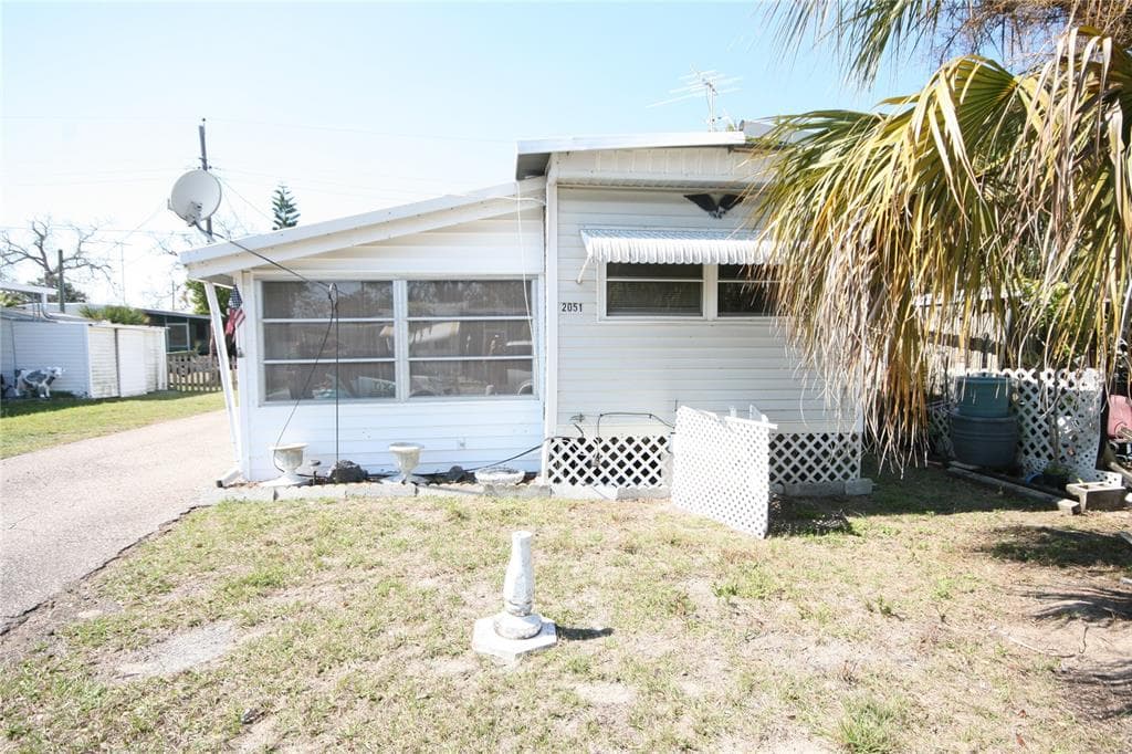 2051 HOYLE DRIVE HOLIDAY, FL 34691