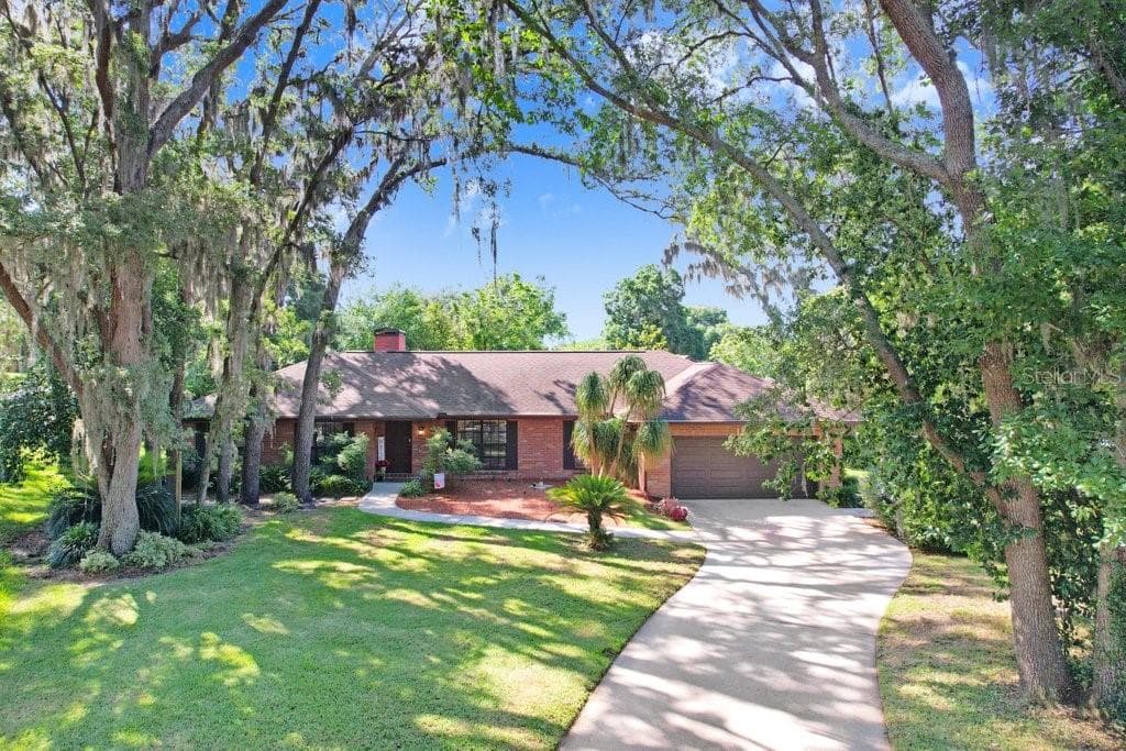 1111 OAKRIDGE MANOR DRIVE BRANDON, FL 33511
