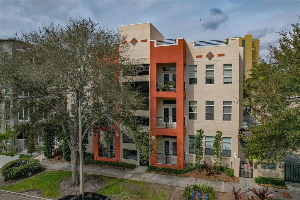 535 4TH AVENUE S UNIT 6 ST PETERSBURG, FL 33701
