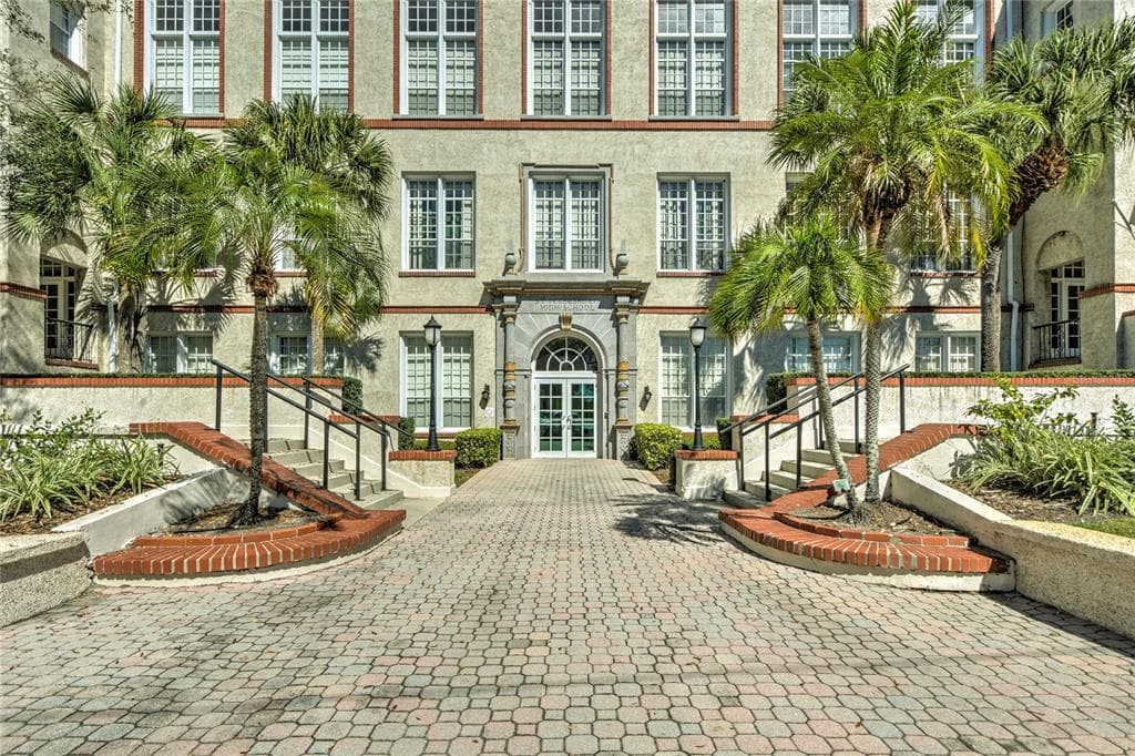 701 MIRROR LAKE DRIVE N UNIT 308